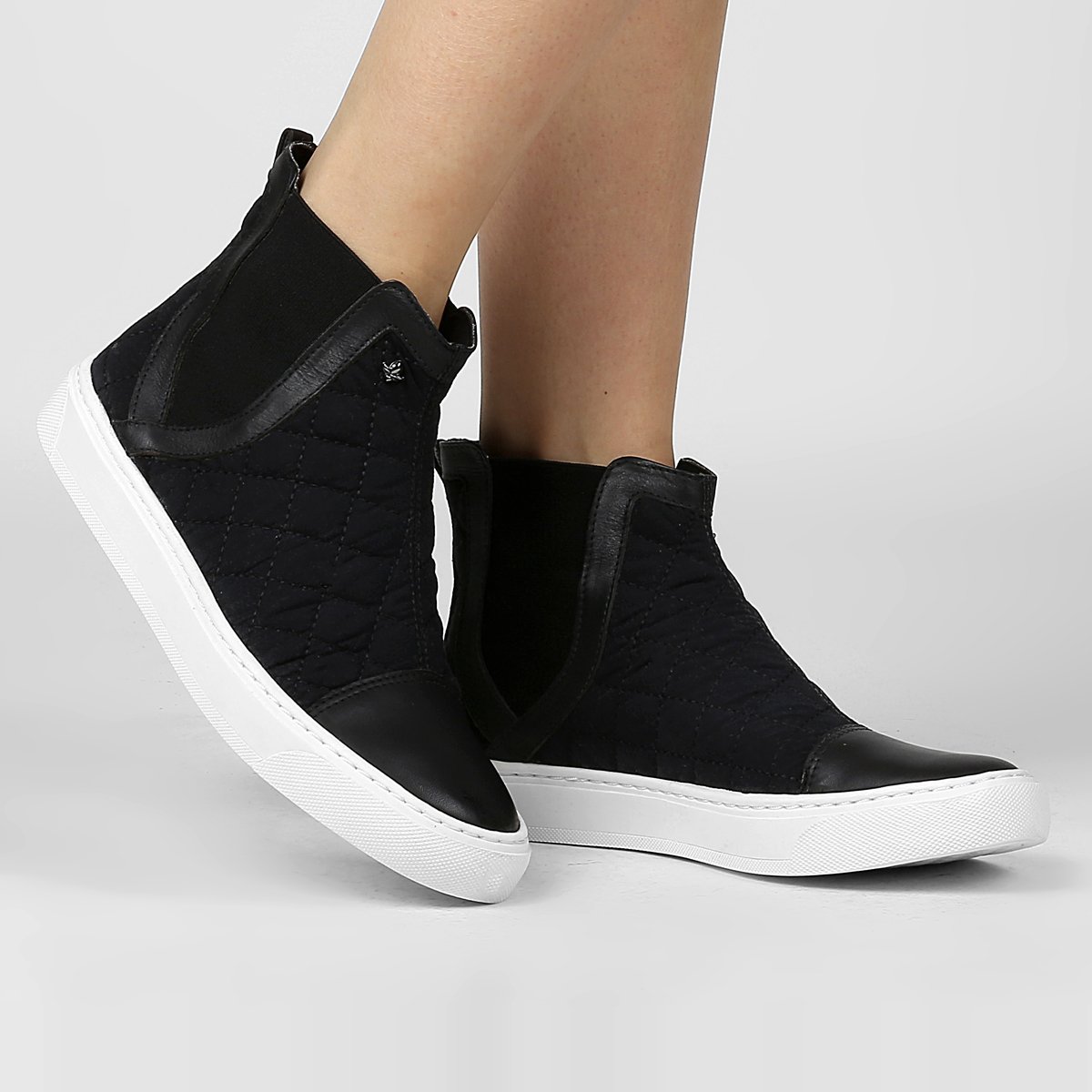 tenis cravo e canela preto